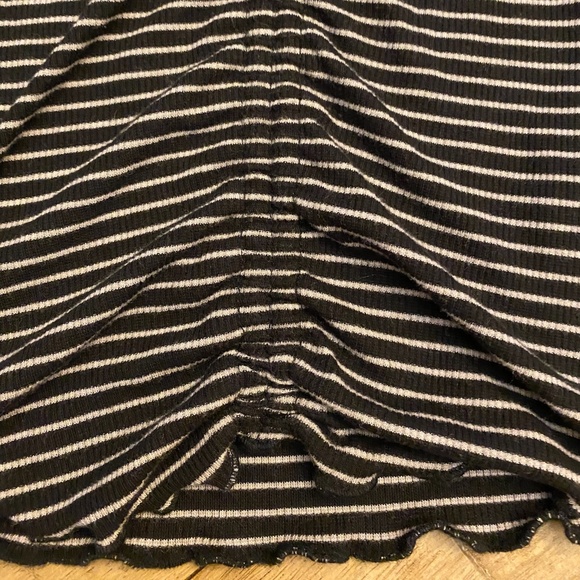 🎉Hollister Must-Have Ruched Long Sleeve Top Black White Striped Size Small - Picture 3 of 5